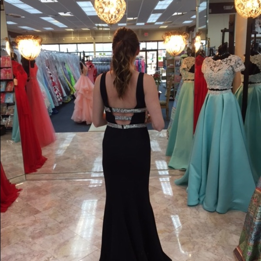 Sherri Hill prom dress - Picture 4 of 5